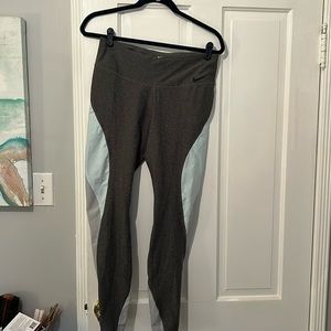 Nike workout leggings